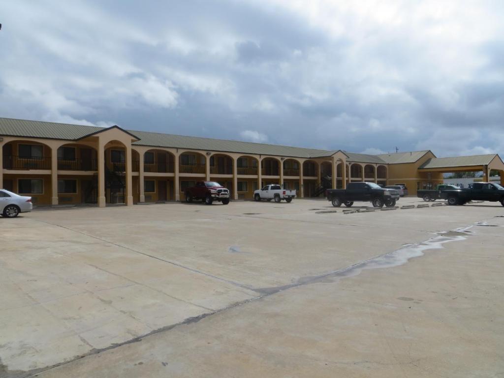 La Grange Executive Inn And Suites Exterior photo